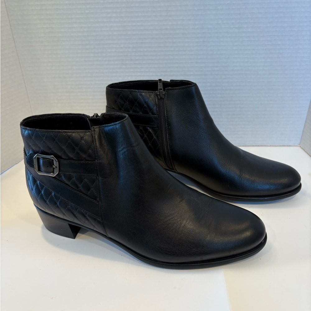 Munro Jolynn Black Leather Ankle Boots Size 13M -NEW